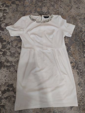 Плаття жіноче біле без дефектів