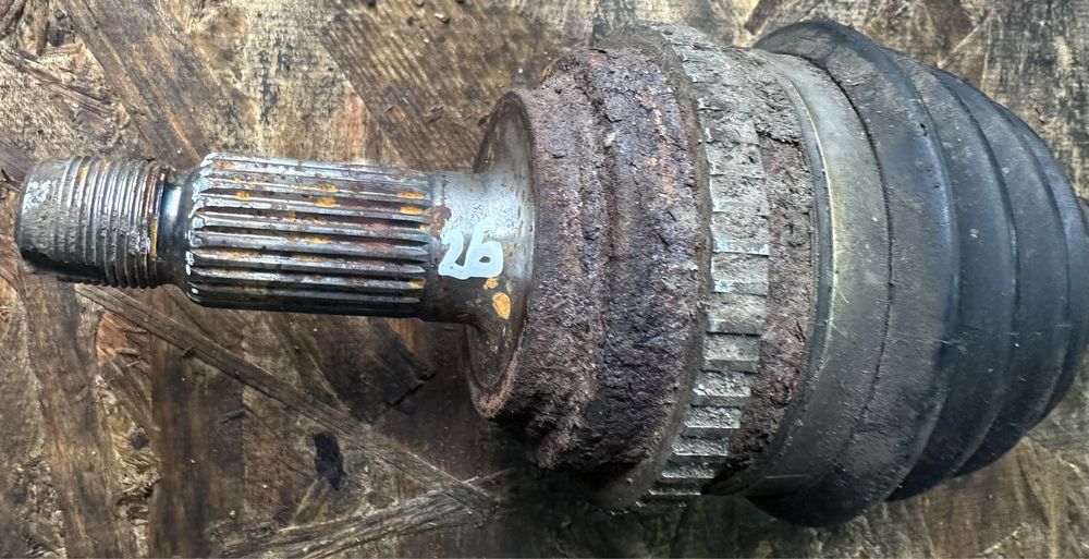 Піввісь права/ліва Honda Civic VII EU 1.4ls ціна за шт