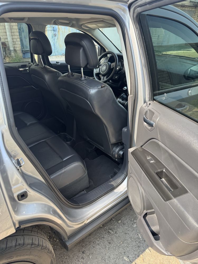 Jeep Compass 14 1 покоління
