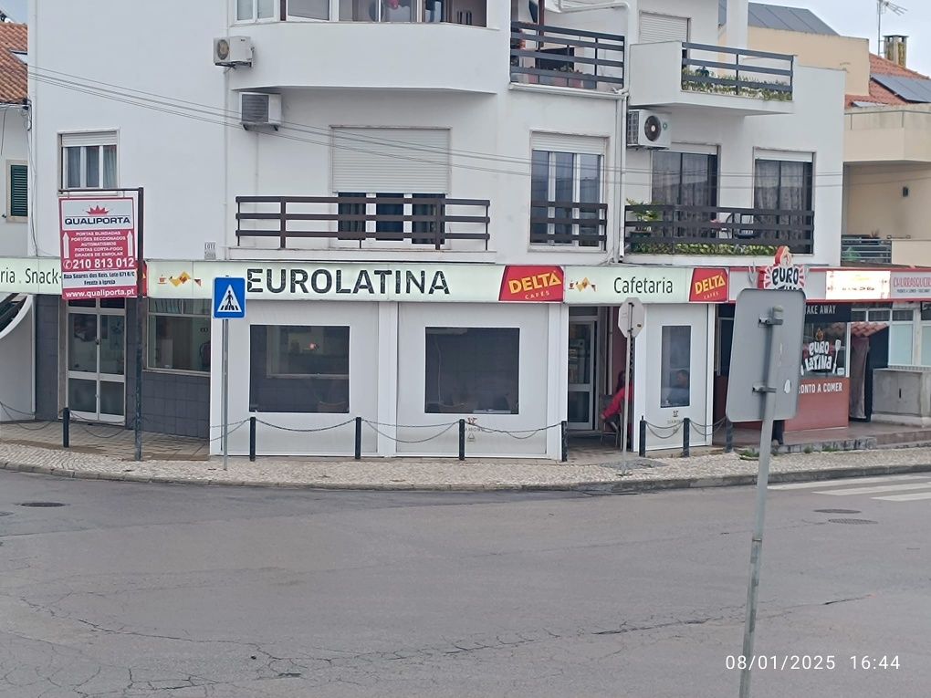 Trespasse café bem localizado e em pleno funcionamento