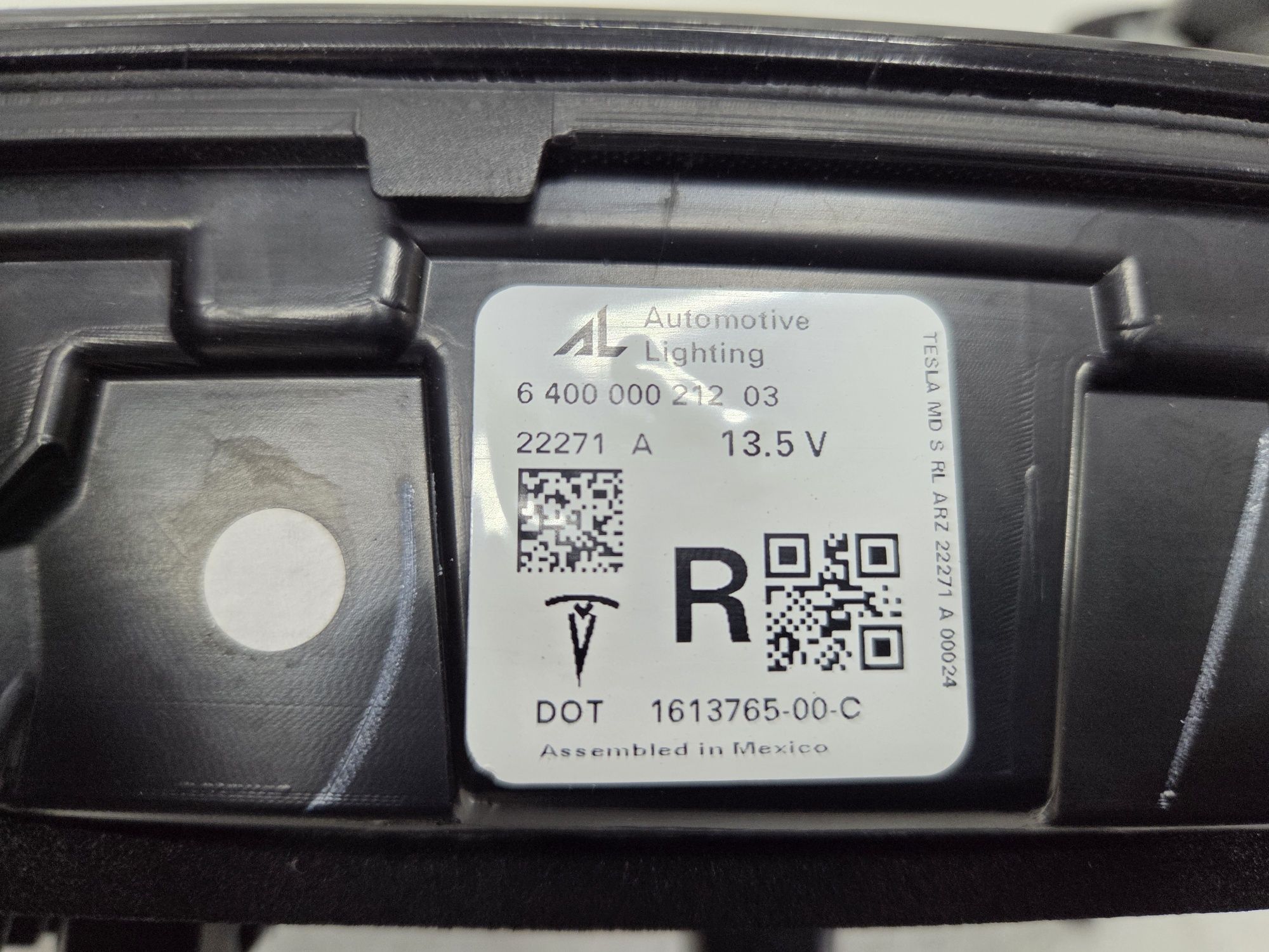 Стоп в кришку багажніка Tesla Model S Plaid 2021+