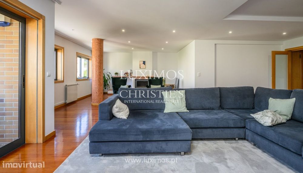 Apartamento T5 com varanda, para venda, em Braga