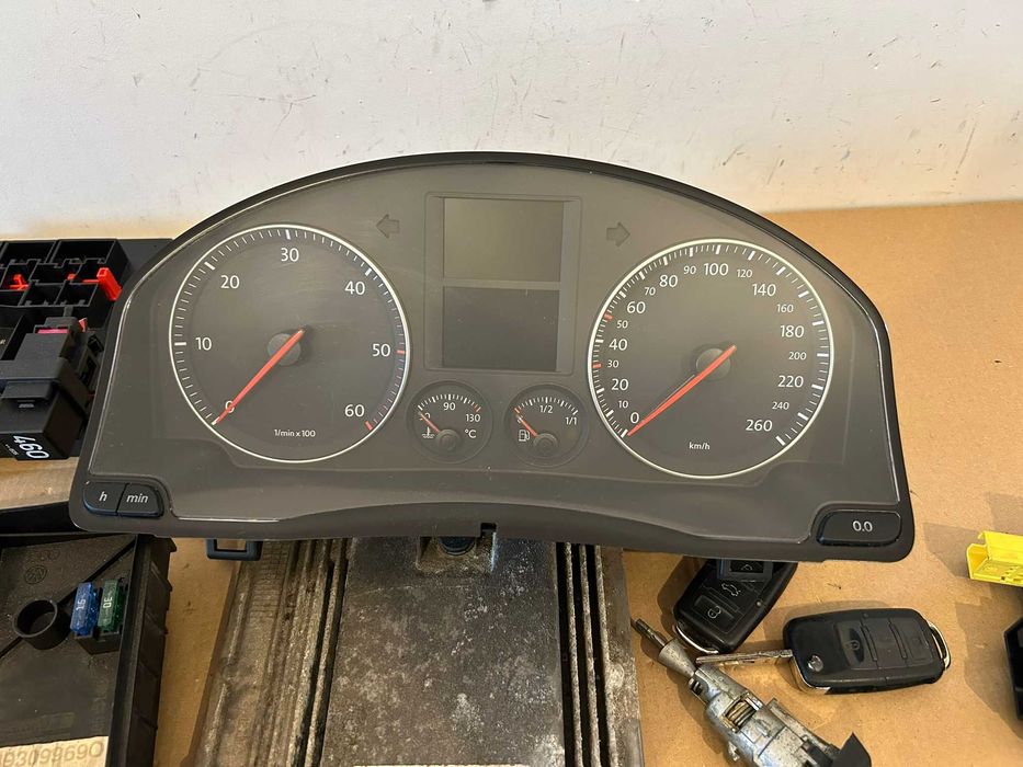 Zestaw startowy VW Golf V 1,9 TDI 105 KM 03G.906.016.CB