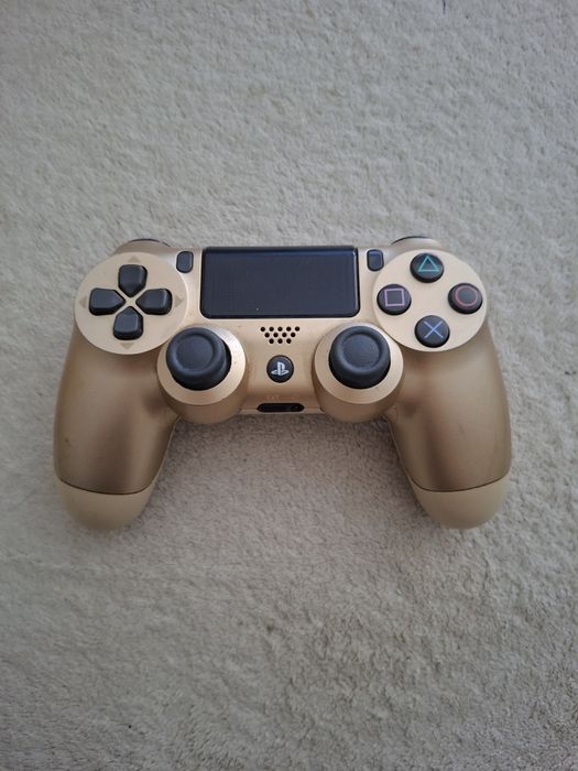 Comando PS4 Dourado