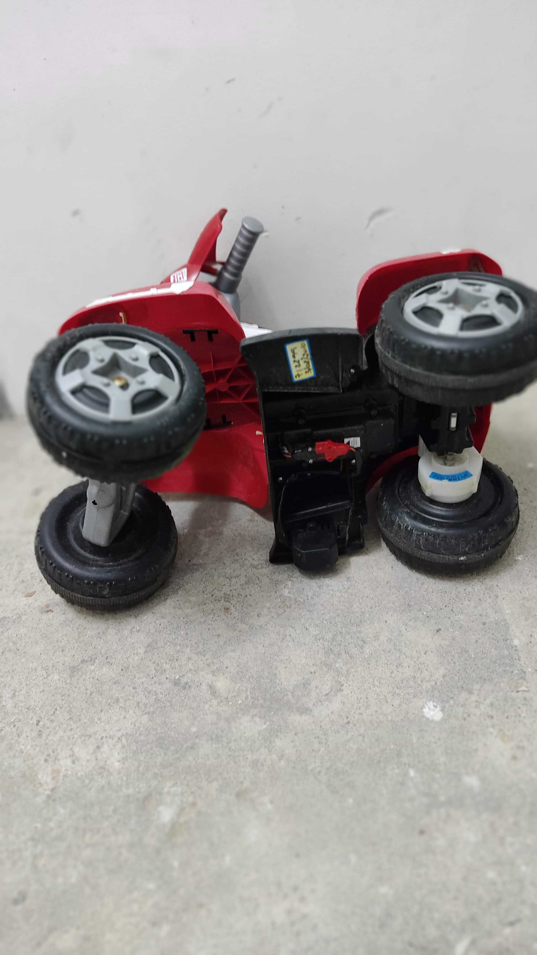 Carro para crianças, e outros brinquedos diversos, ler anúncio.