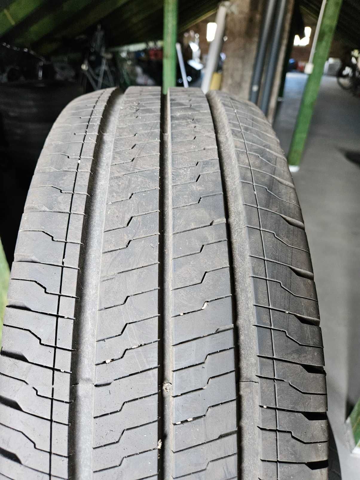 Bridgestone 215/70/15C Continental 235/65/16C