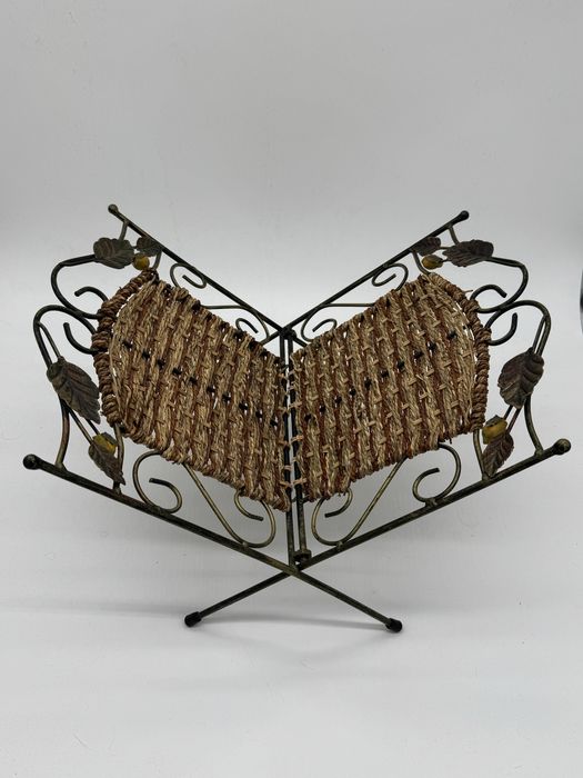 Stojak na gazety metalowy skladany