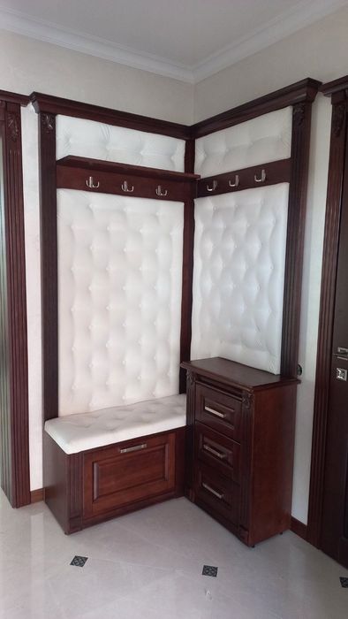 Передпокій з масиву дерева