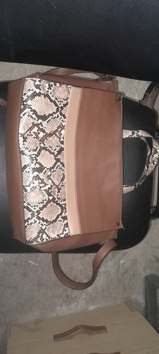 Malas, roupas e outros artigos