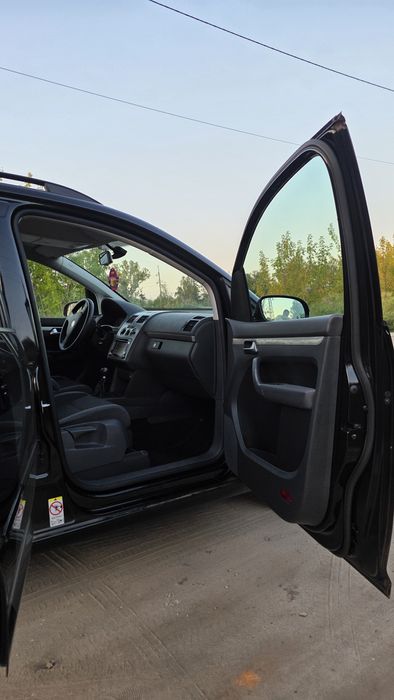 Продаи Volkswagen Touran 2009 року