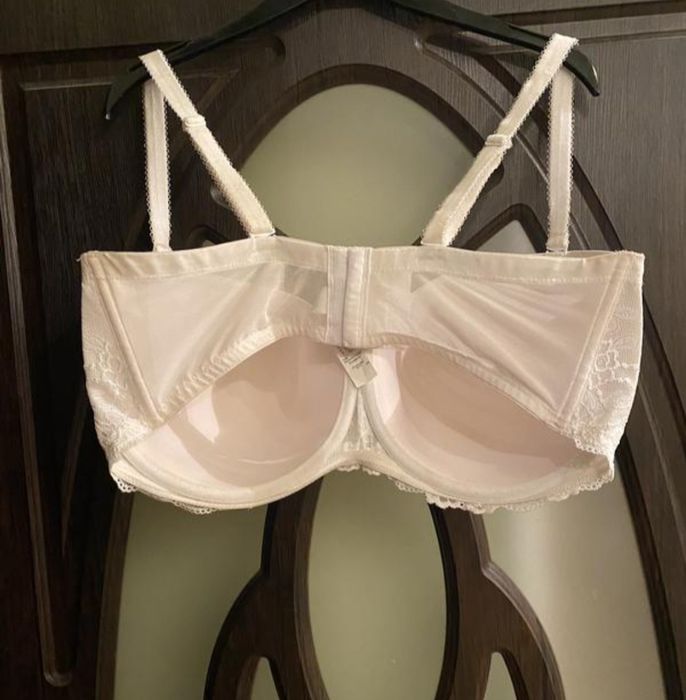 Бюстгальтер,нижня білизна 95G