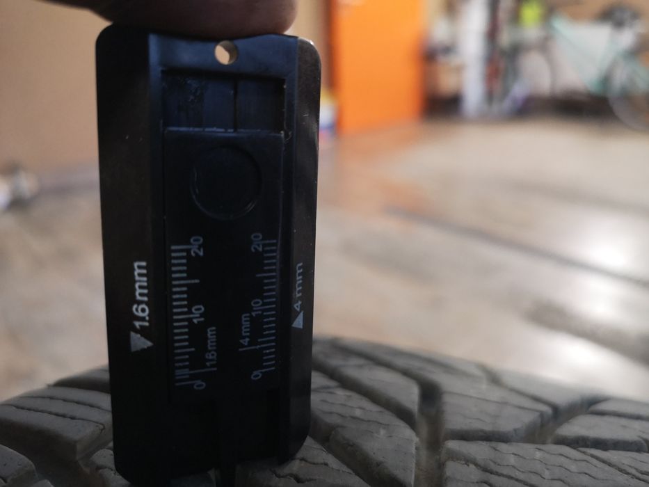 Opony zimowe Yokohama W. Drive V905 245/50/18