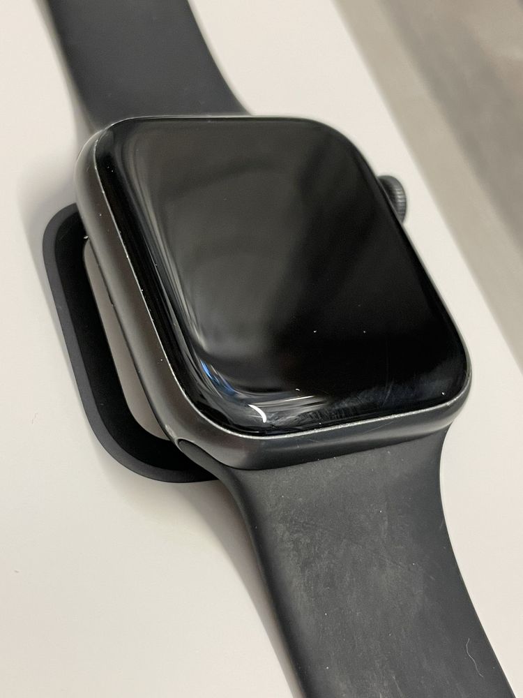 Apple Watch 4 44 mm GPS Space Gray/Bateria 85%/Bardzo dobry stan