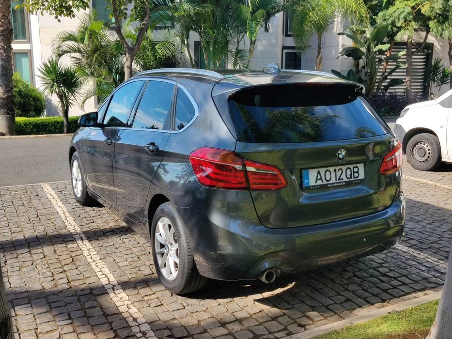 BMW 216 Automático