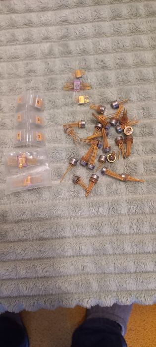 Продам комплект радіодеталей,в тому числі позолота!