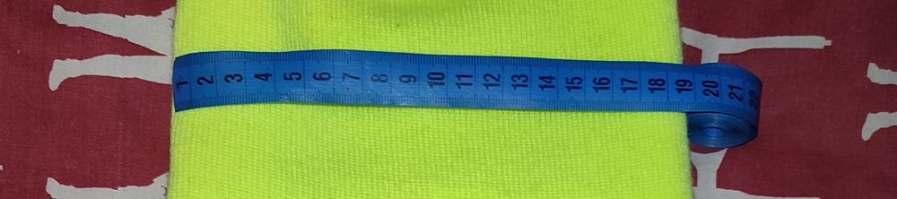 Спортивная тёплая яркая шапка