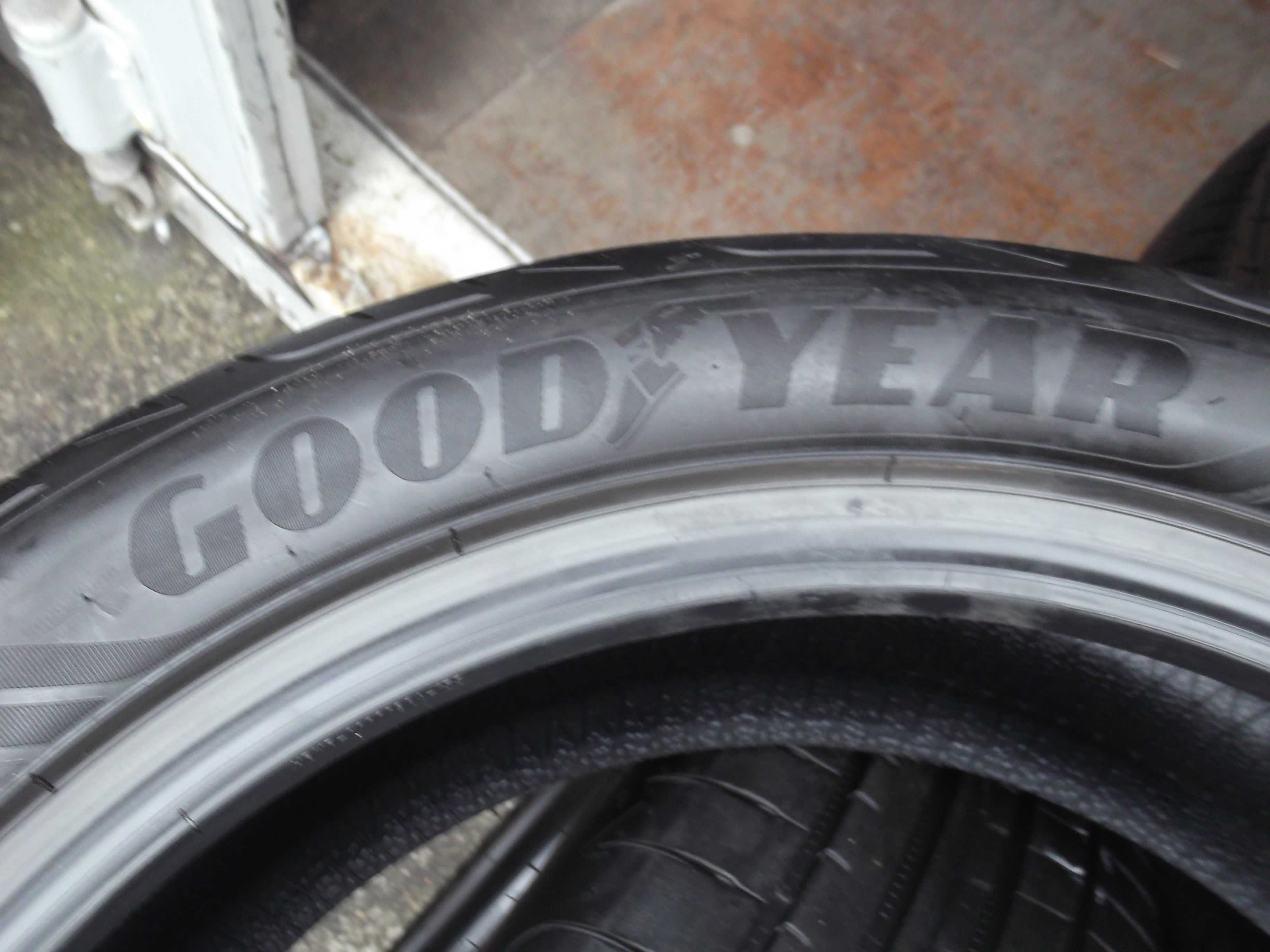 Opony 215/50/18 Goodyear 4szt DEMO