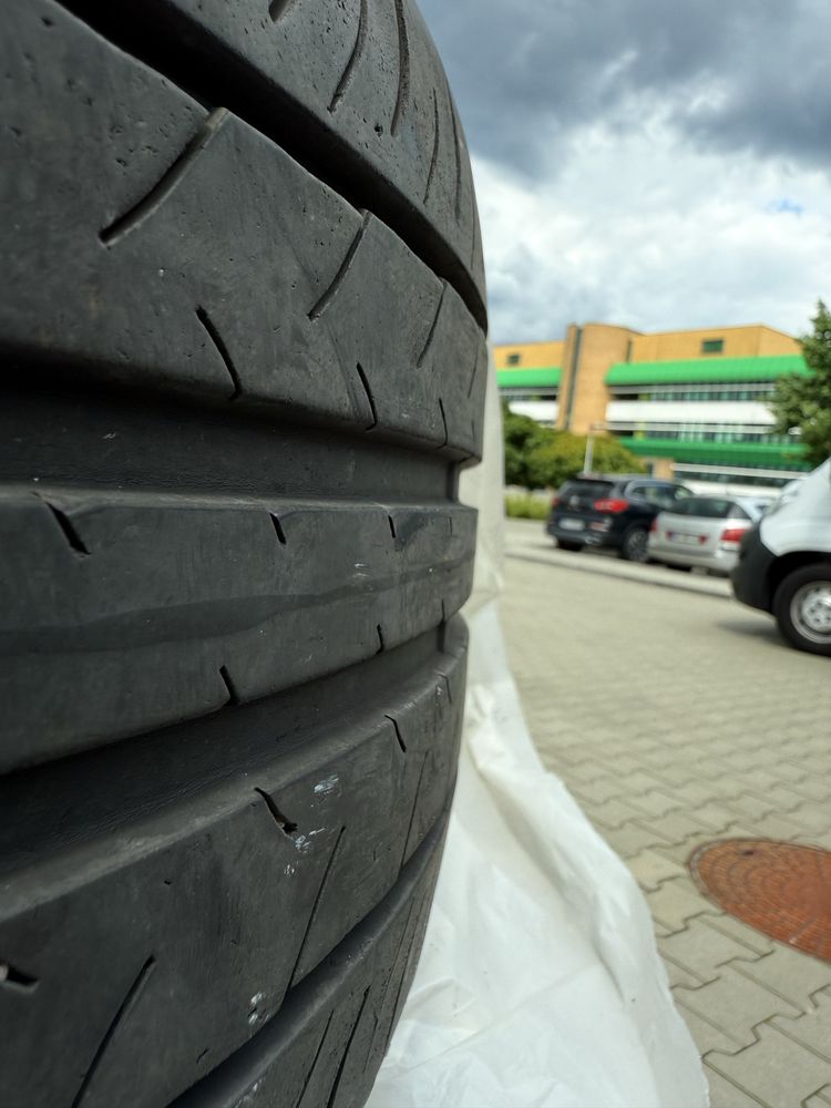 Komolet 4 opon letnich Dunlop 235/45 R18 94Y