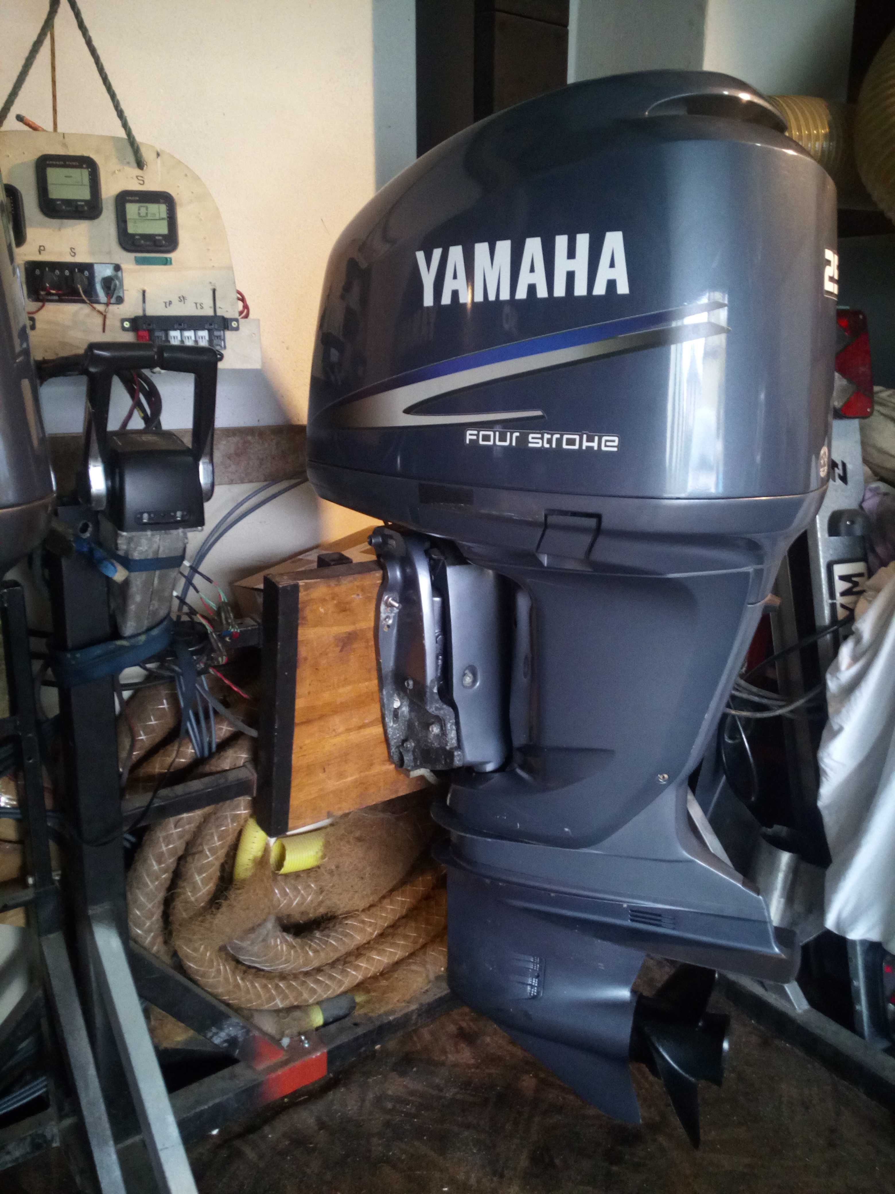 silnik zaburtowy yamaha  250 KM szt 2, silnik doczepny