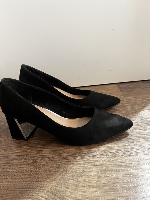 buty na obcasie zamszowe z CCC