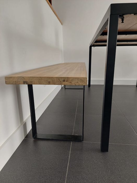 Banco comprido em carvalho e metal