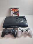 PlayStation 3 Super Slim.  900GB.  2 kontrolery