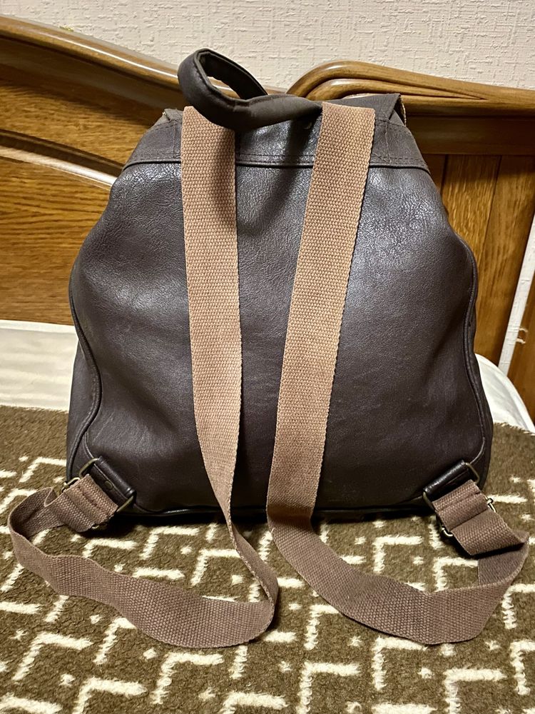 Добротный кожаный рюкзак, портфель, сумка
