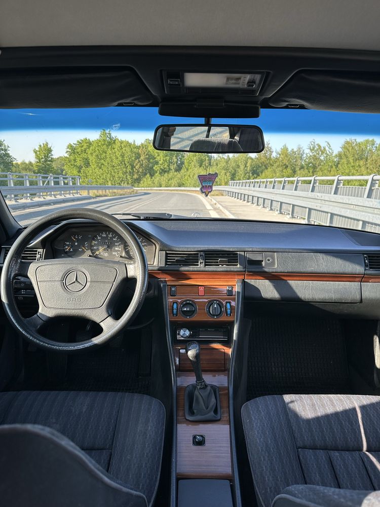 Mercedes benz w124 200d turbo