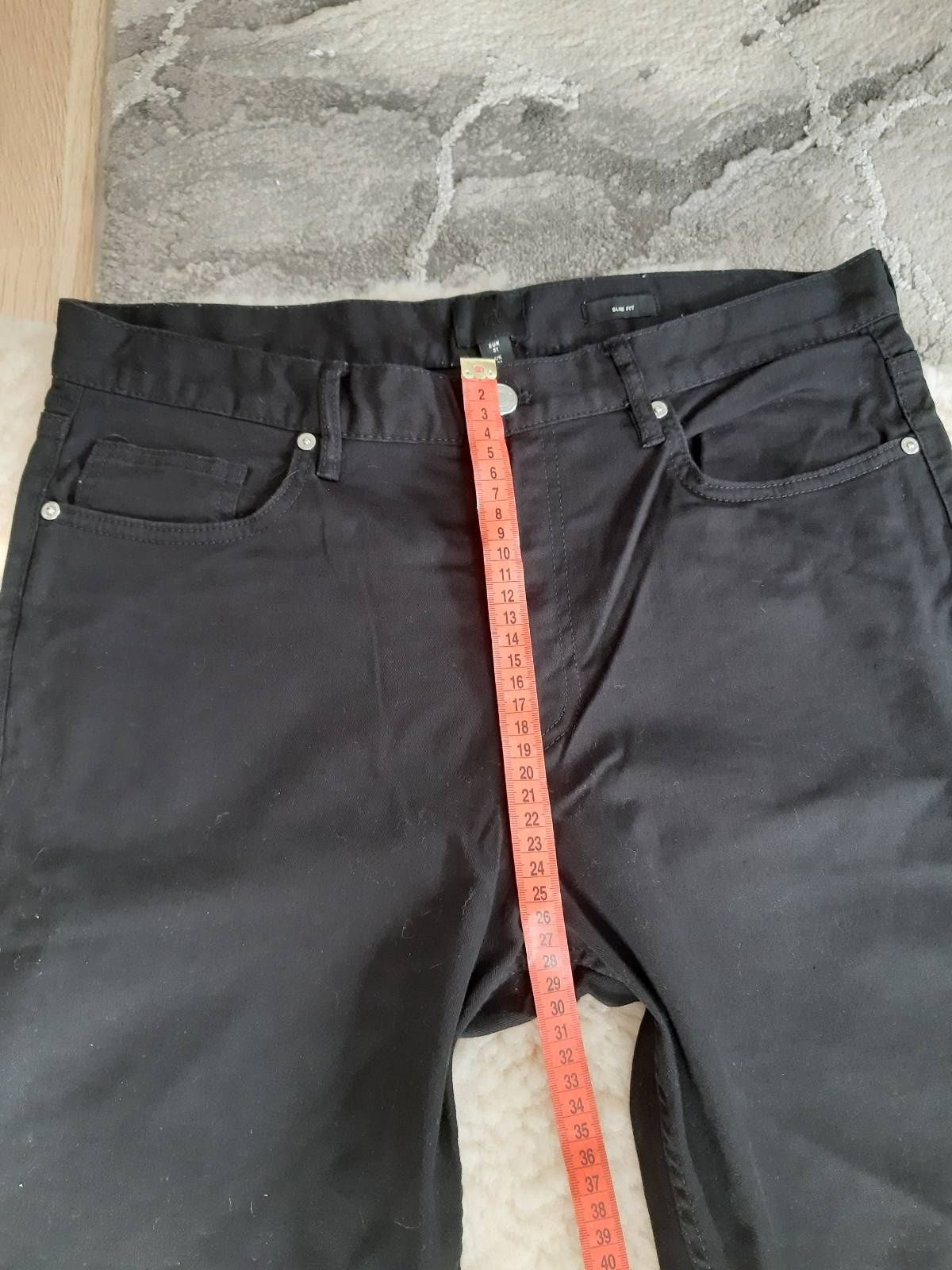 Czarne spodnie jeansowe H&M r. 31