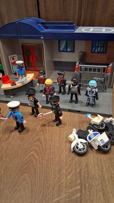 Duży zestaw Playmobil policja