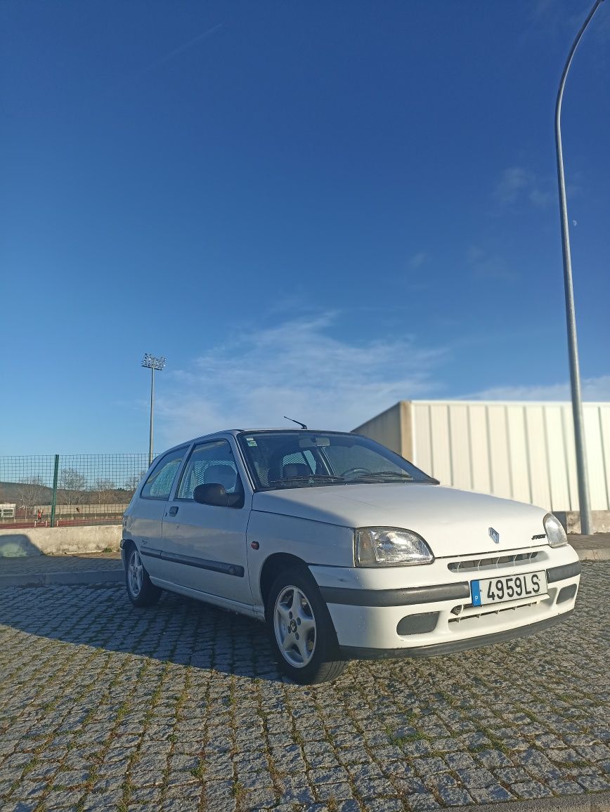 Renault Clio 1.9 D, venda de peças