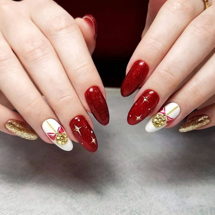 Манікюр, педикюр, нарощування, корекція