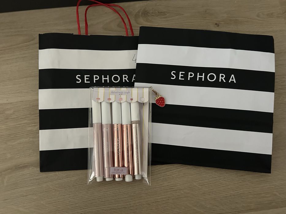 Zestaw litowanych blyszczyków tarte