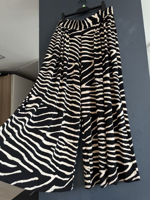 Szwedy dzwony bardzo szerokie spodnie materiałowe we wzór zebry