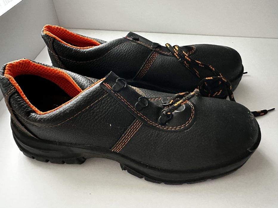 Спецвзуття демісезон нове 43 розмір