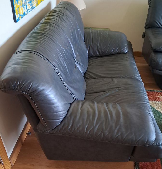 Sofás em pele Divani e Divani + Pouf.