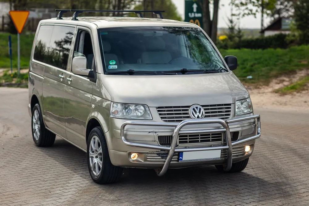 Volkswagen Caravelle 2.5 TDI R5 174Ps 8-osób Klima na tył rury grz.fotele Alu 17" HAK na PL