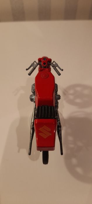 Suzuki Carrera Guiloy 1:24 incompleta