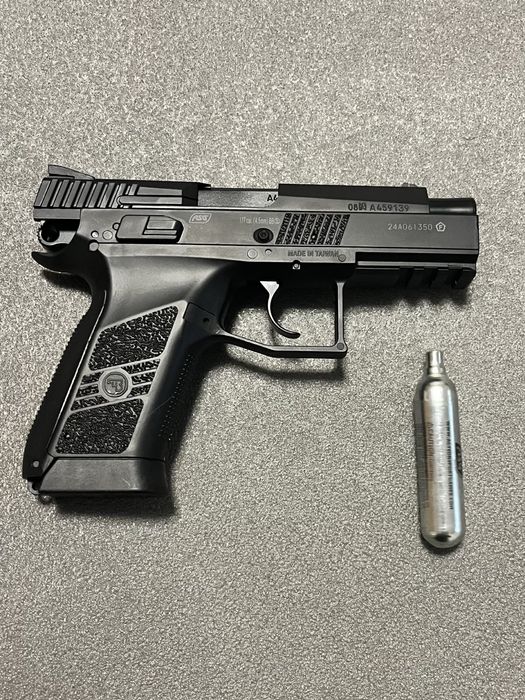 Pistola CZ 4.5mm Nova