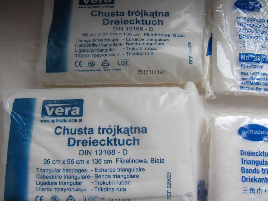 chusta trójkątna opatrunkowa  flizelinowa 96cmx96x136cm 10 sztuk