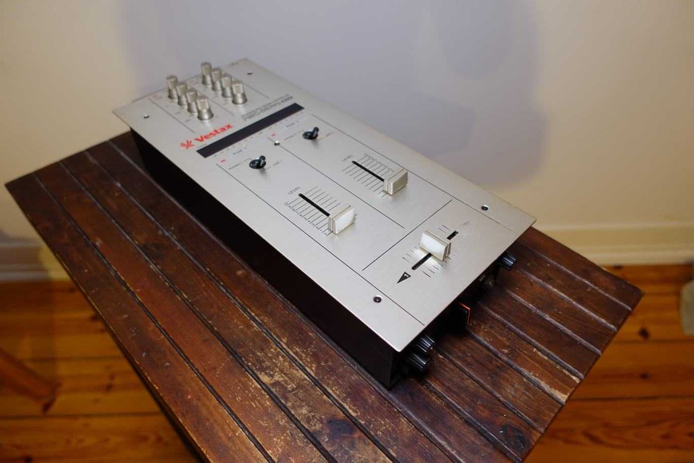Vestax PMC-06 PRO; 2/2 kanały (Mikser DJ, turntablism)
