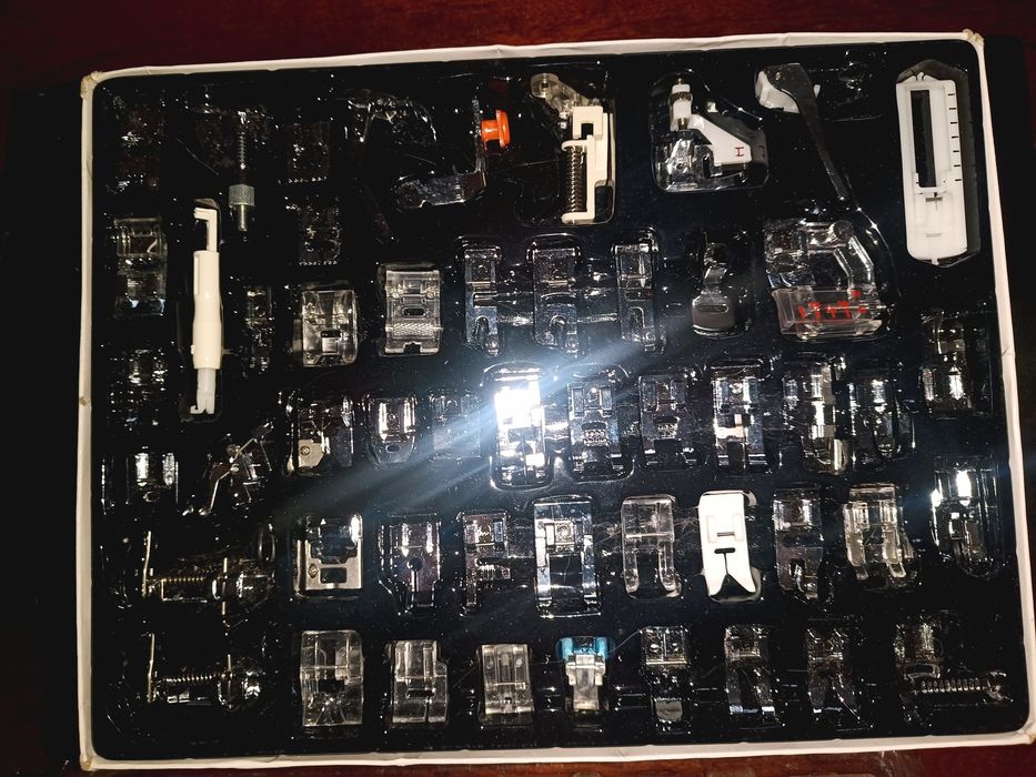 Надо лапок для швейной машины 52 шт