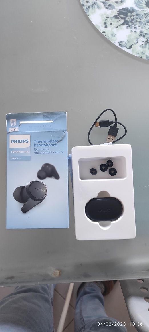 Ear buds/ headphones Philips 1000 Series