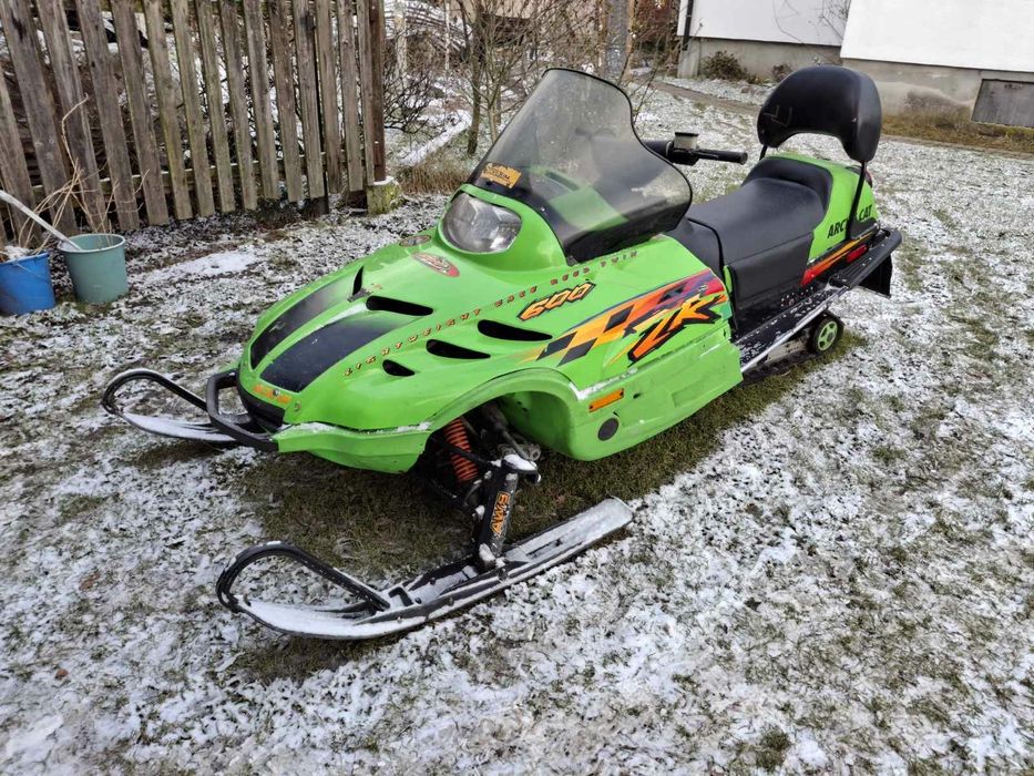 продам снігохід Arctic Cat zr 600