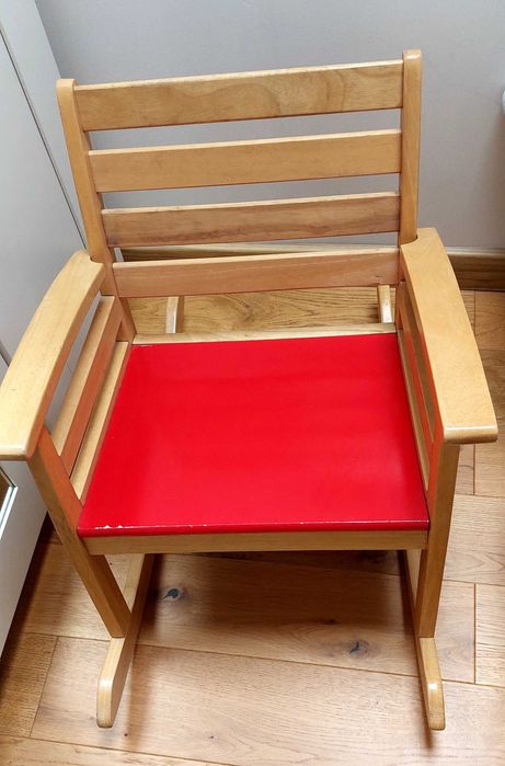 Fotelik bujany drewniany Ikea