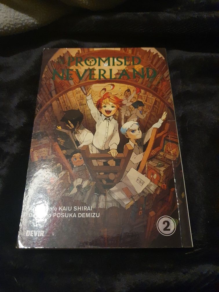 Livros de "The Promised Neverland" 1 e 2