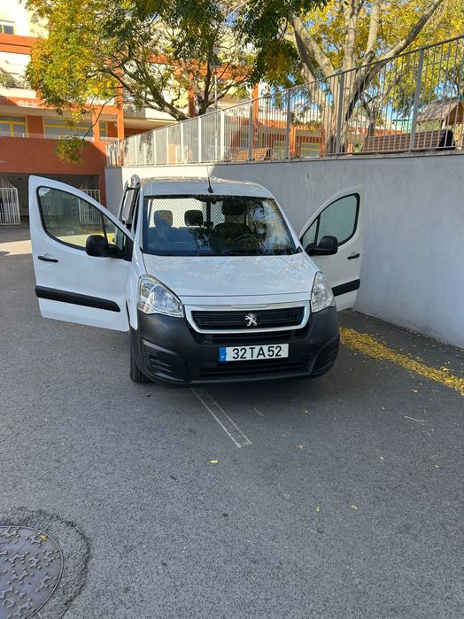 Peugeot partner 3 lugares 1.6 HDi ano 2017