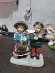3 figurki w tym jedna z nich sygnowana the Leonardo Collecion