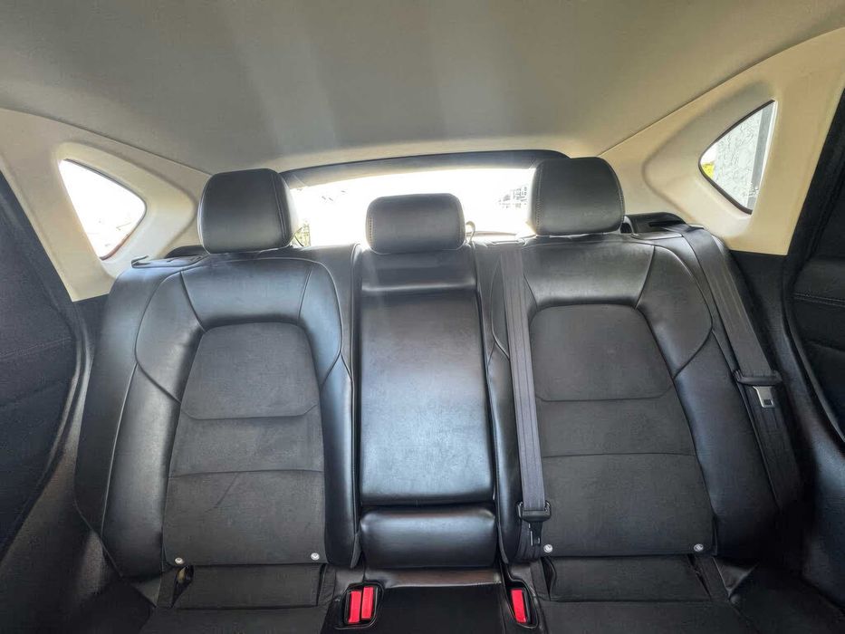 Mazda CX-5 Touring      2018