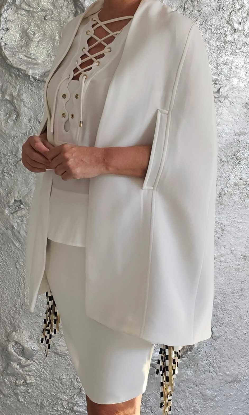 Elisabetta Franchi peleryna ponczo eleganckie roz UNI